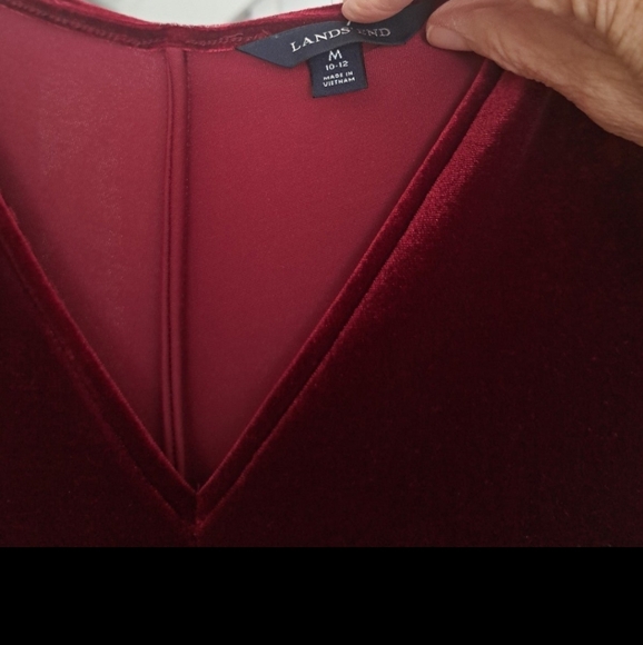 Beautiful Lands End Velvet Stretch Top EUC sz M Gorgeous Burgandy Red - Picture 2 of 8